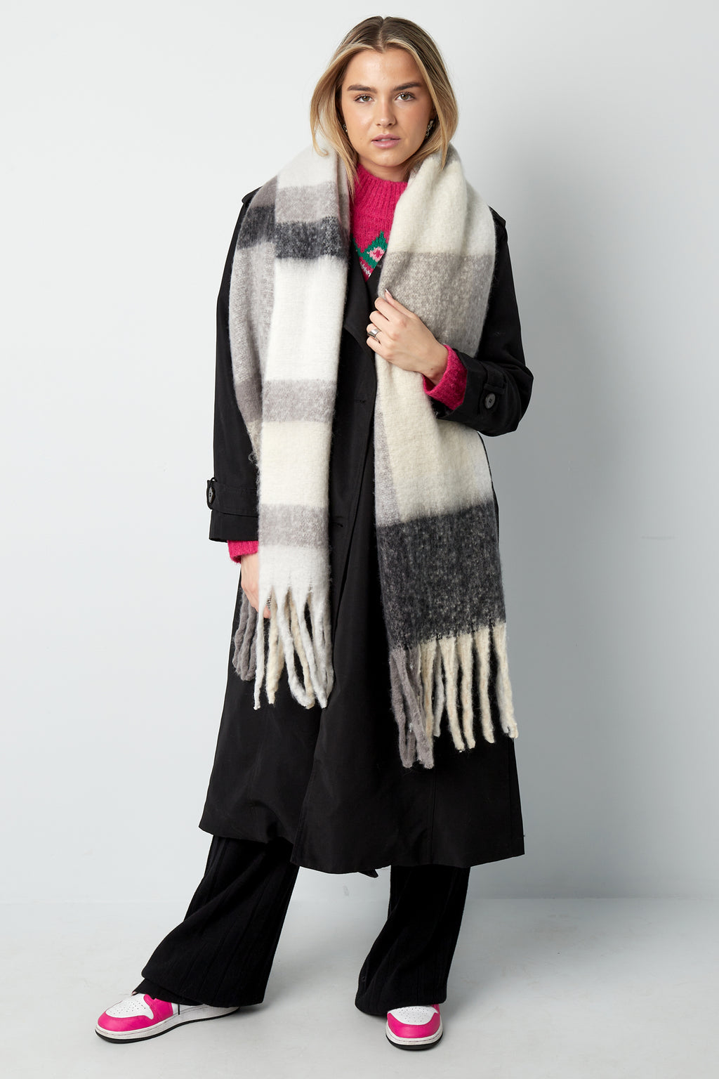 The Elegant Embrace Scarf SERAMODE