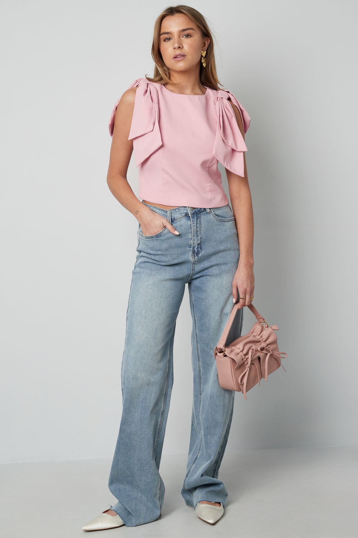The Ruffle Shoulder Top SERAMODE