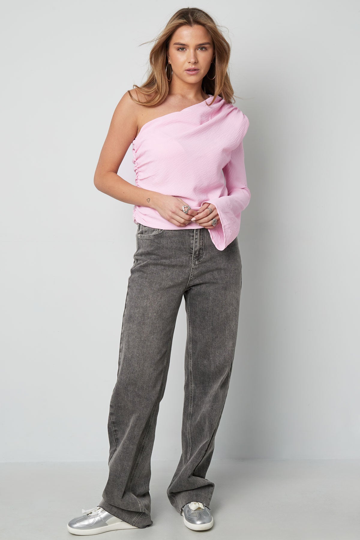 The Asymmetric One Shoulder Top SERAMODE