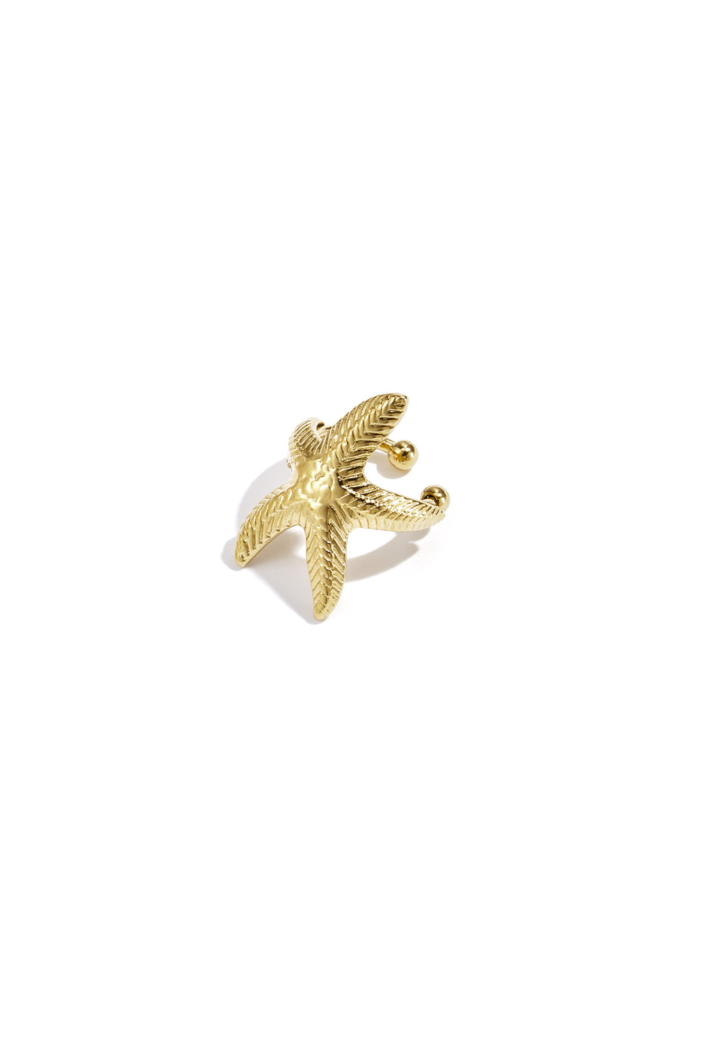 Goudkleurige zeester ear cuff met gestructureerde textuur