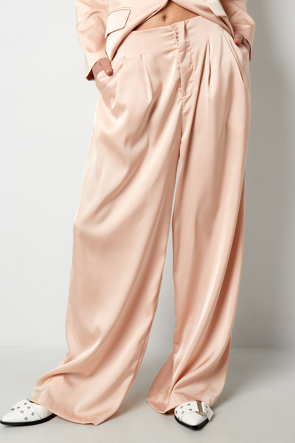 The Essential Straight Pants SERAMODE