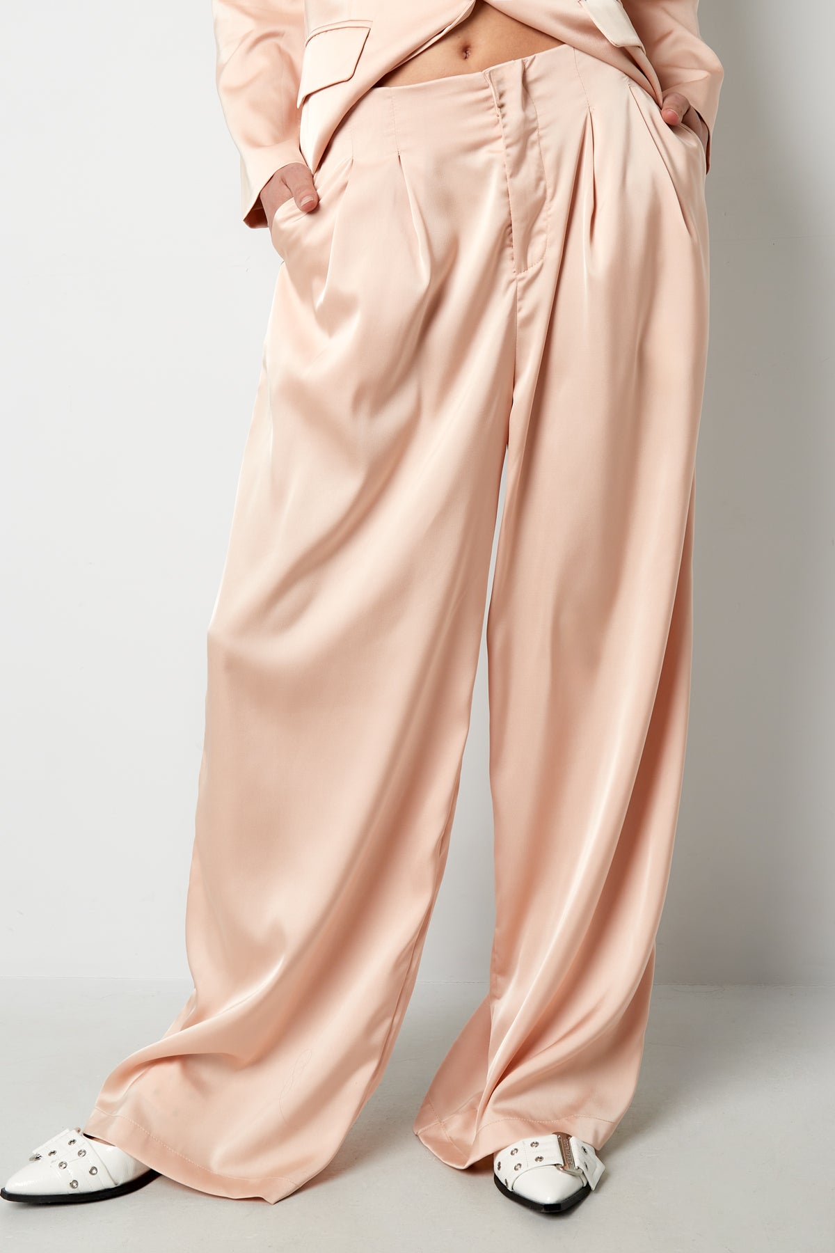 The Essential Straight Pants SERAMODE