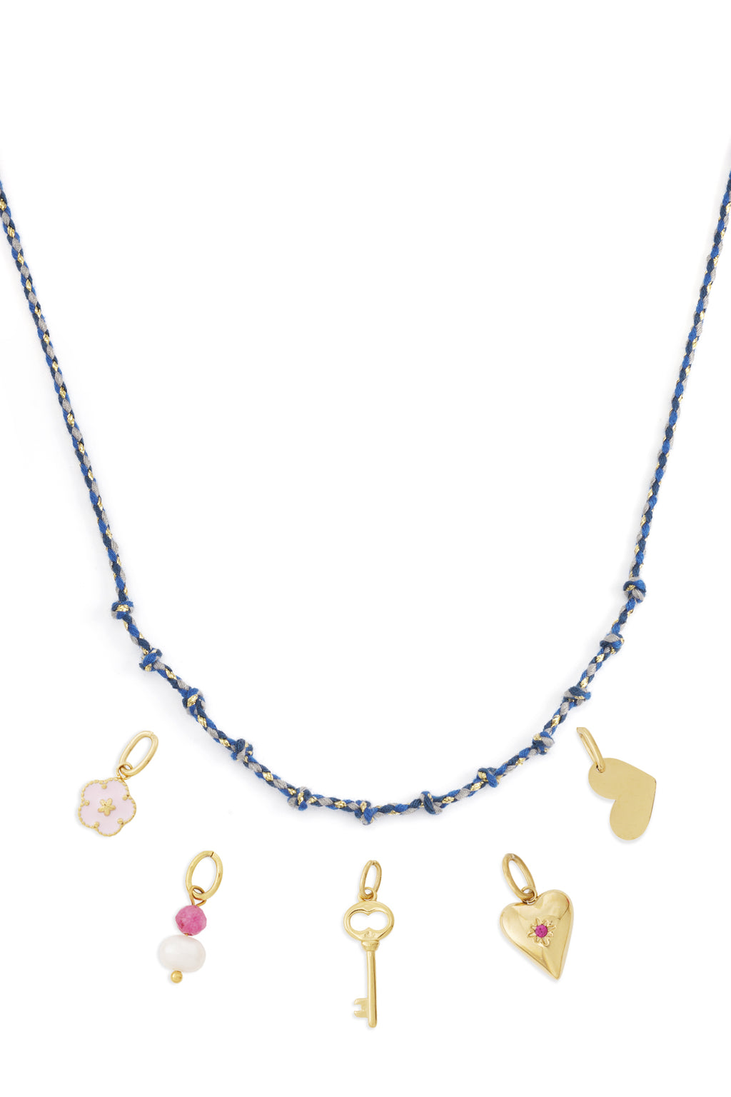 Blauwe katoenen ketting met gouden charmes hart bloem sleutel parel