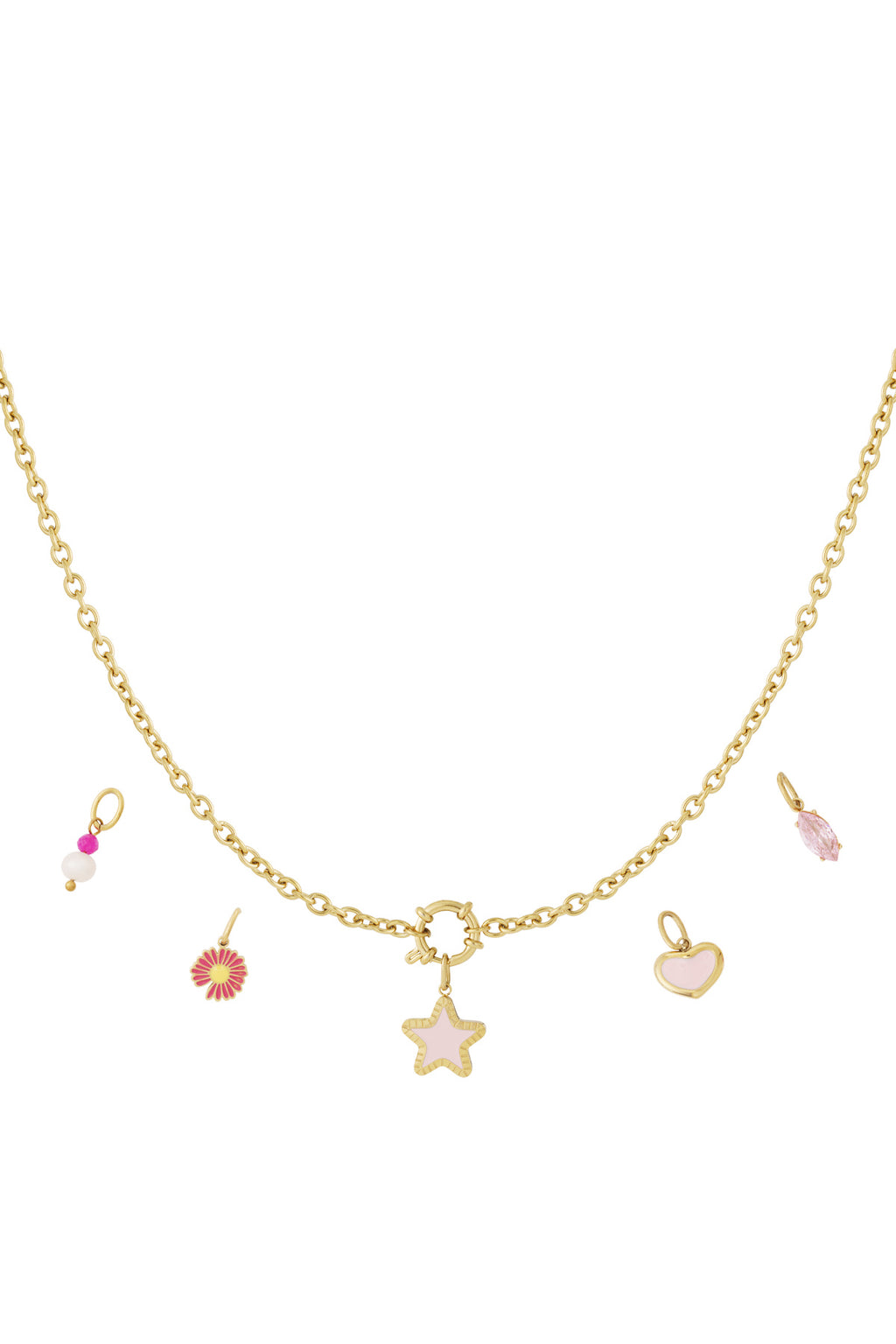 Gouden schakel ketting met grote ster, hartjes en bloem charmes met roze emaille
