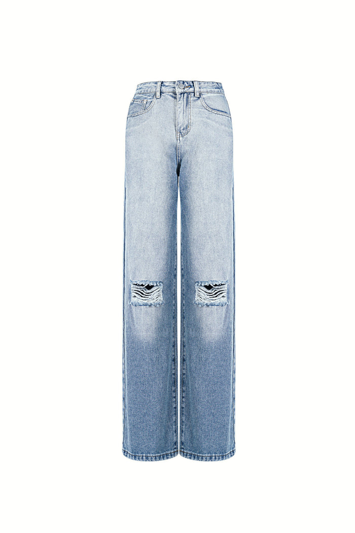 Lichtblauwe straight leg jeans met gescheurd detail bij de knieën van katoen