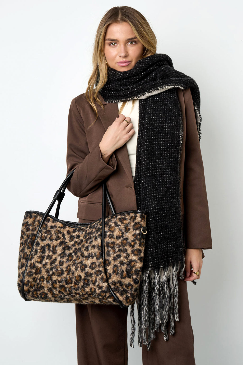 Plain scarf