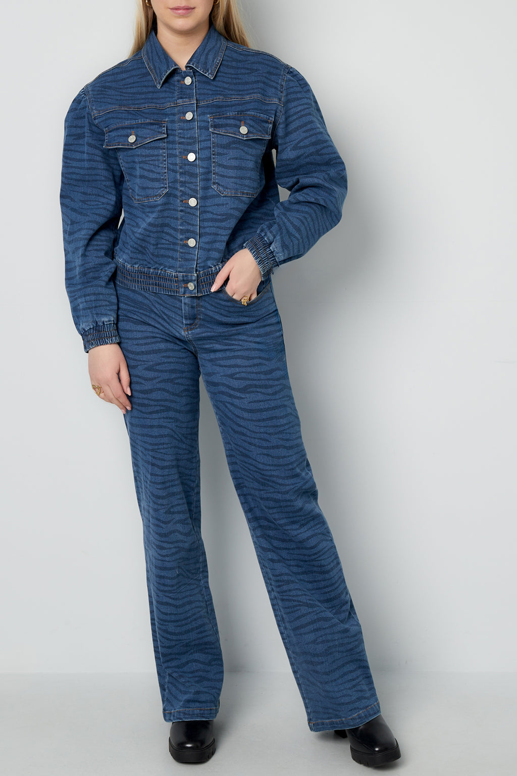 The Indigo Straight Jeans SERAMODE