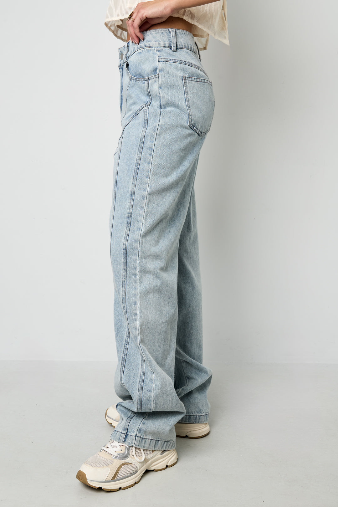 The Light Wash Jeans SERAMODE