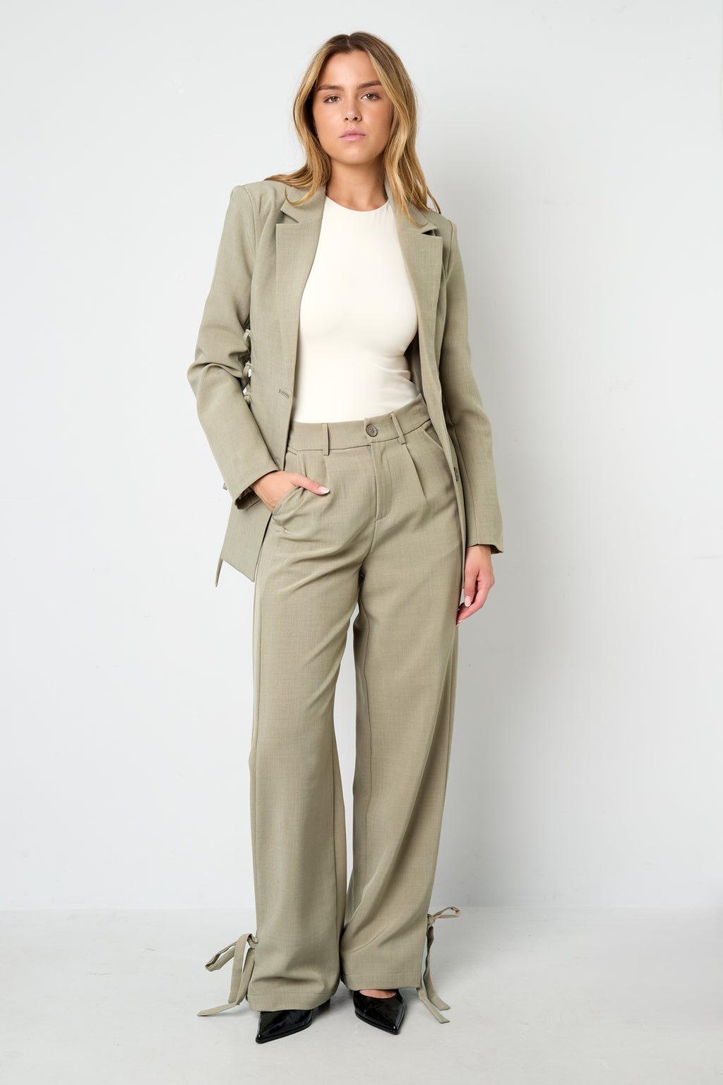 The Tie-Up Straight Pants SERAMODE