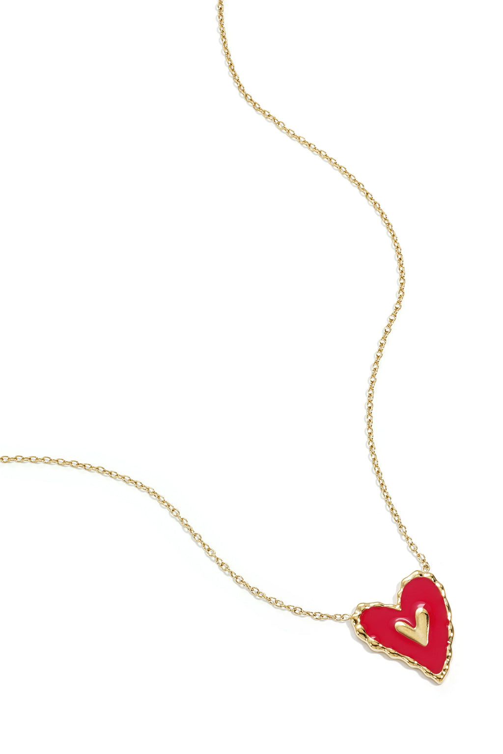 Goudkleurige delicate schakelketting met rode emaille hartvormige hanger