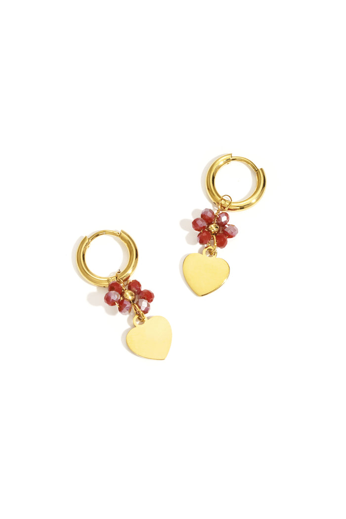 Gouden hoepel oorbellen met rode kristal bloem en hart charm