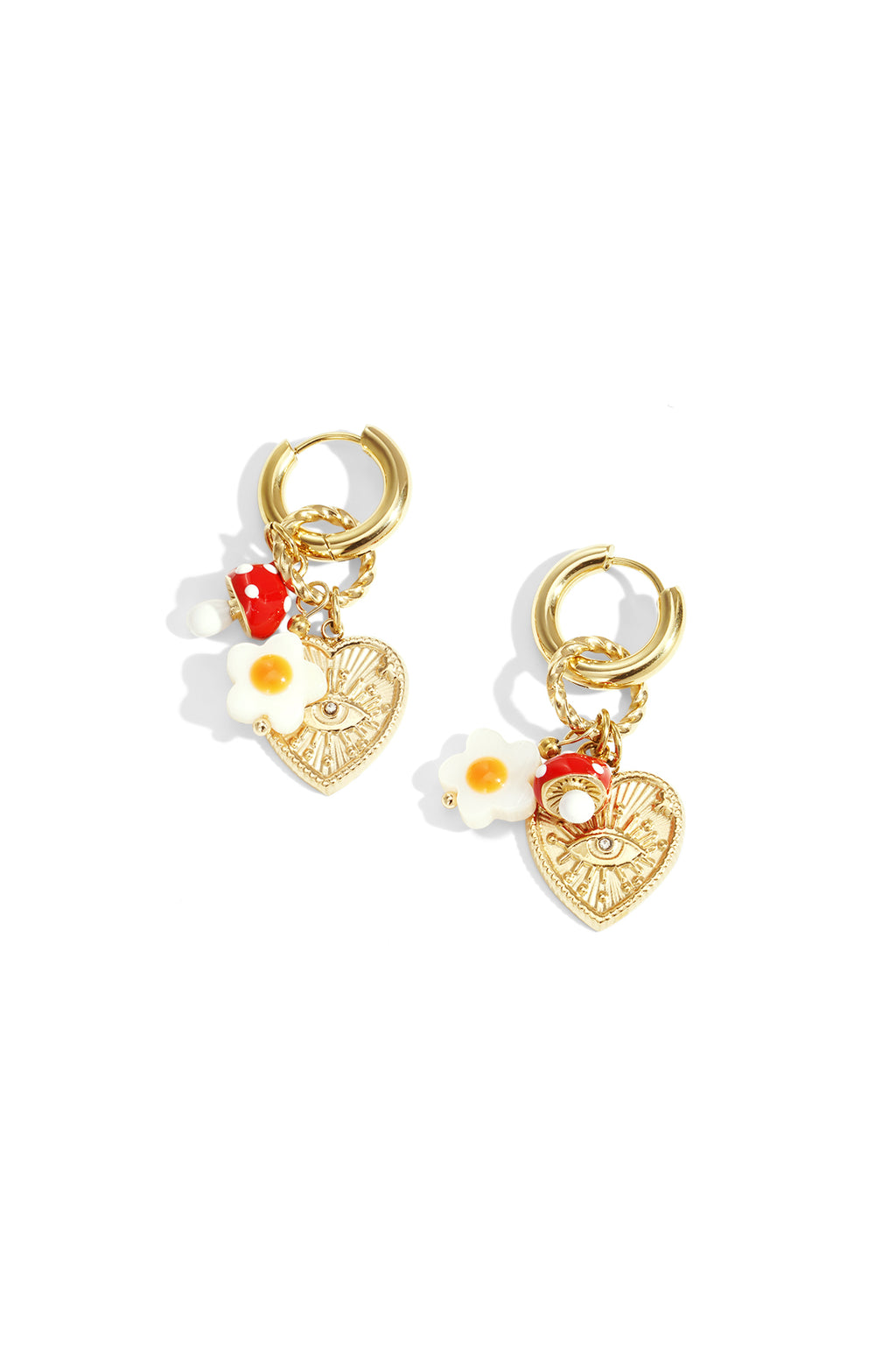 Gouden drop oorbellen met drie hangende charmes hart bloem en beschermend oog