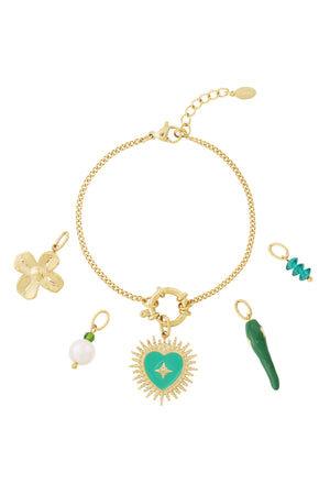 Goudkleurige charm armband met groene hart bedel en botanische charmes