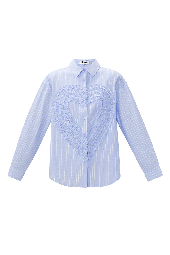 Lichtblauw gestreept overhemd met wit hart ruffle detail op de voorkant